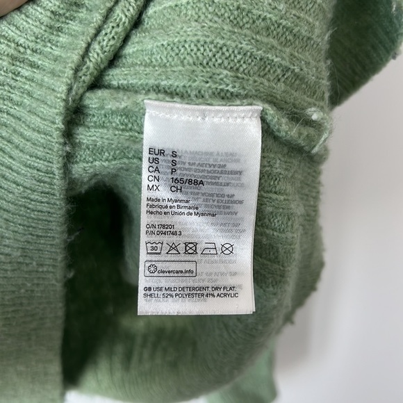 H&M Green Knit Sweater - Picture 3 of 5
